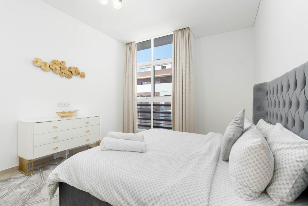 Дубай: Апартаменты  SuperHost - Chic Home in the Heart of JVC with Designer Pool