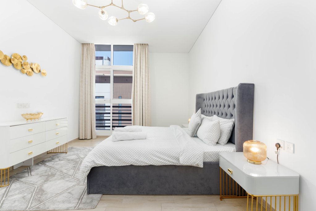 Дубай: Апартаменты  SuperHost - Chic Home in the Heart of JVC with Designer Pool