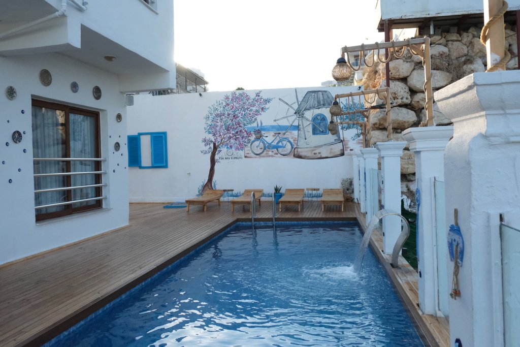 Лимонлу: Hotel TEK HAN KUMKUYU