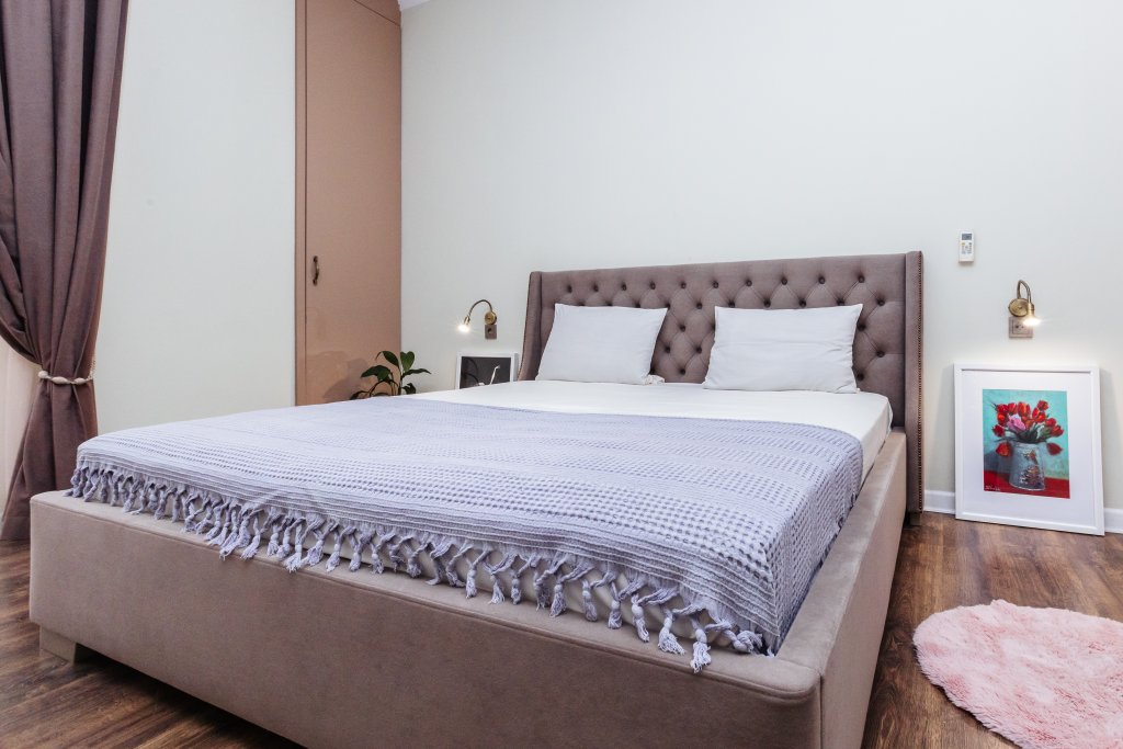 Сухум: Квартира F’17 Apartments с тремя балконами и видом на вековые виллы