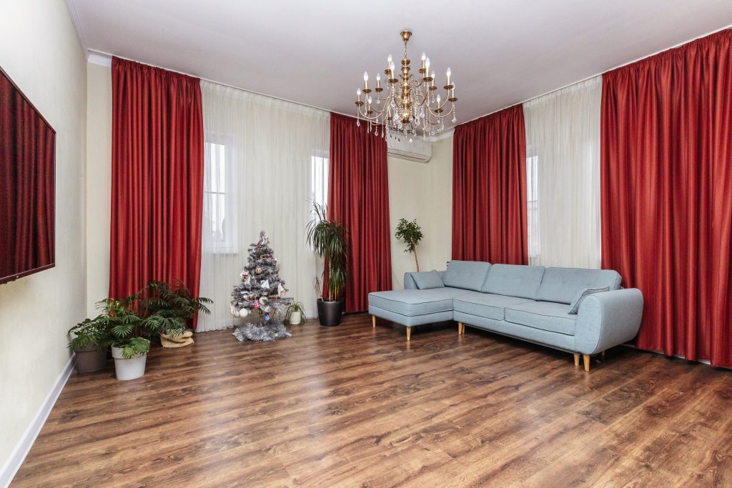 Сухум: Квартира F’17 Apartments с тремя балконами и видом на вековые виллы