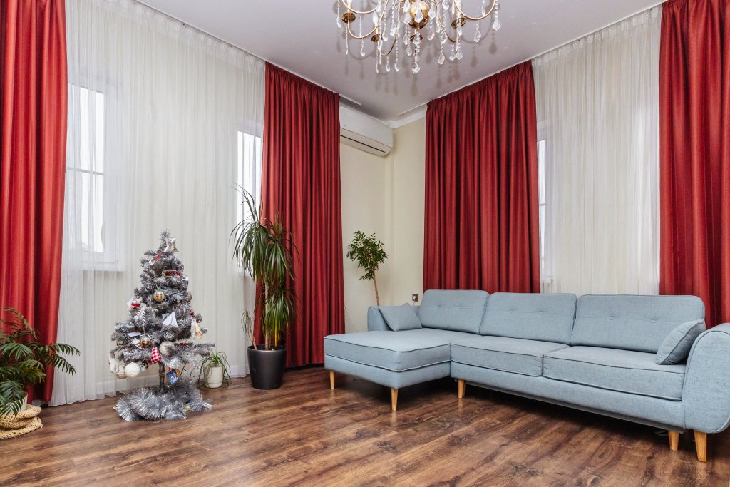 Сухум: Квартира F’17 Apartments с тремя балконами и видом на вековые виллы
