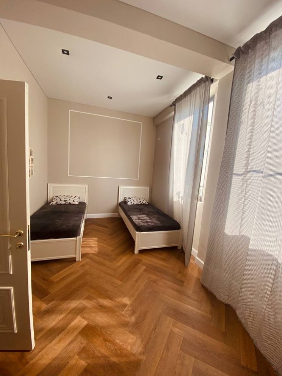 Сухум: Апартаменты F’17 Apartments с видом на мэрию столицы