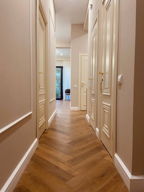 Сухум: Апартаменты F’17 Apartments с видом на мэрию столицы