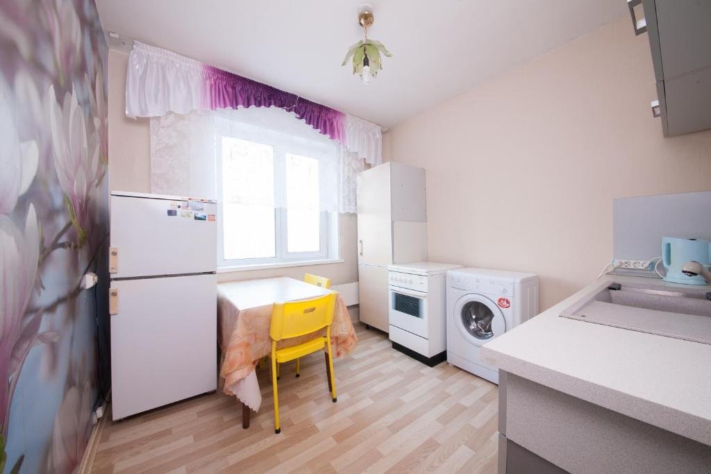Красноярск: Apartment Kvartirov Na Vzletke