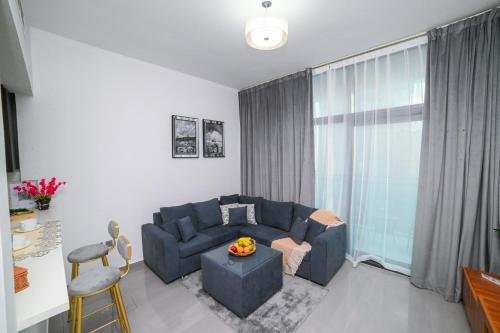 Дубай: Luton Vacation Homes - Damac Maison Studio, Canal View
