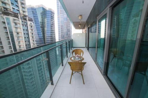 Дубай: Luton Vacation Homes - Damac Maison Studio, Canal View
