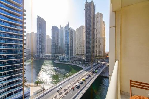 Дубай: Bespoke Holiday Homes - Studio Apartment with Marina View