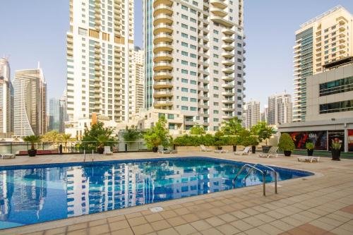 Дубай: Bespoke Holiday Homes - Studio Apartment with Marina View