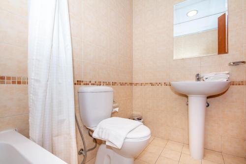 Дубай: Bespoke Holiday Homes - Studio Apartment with Marina View