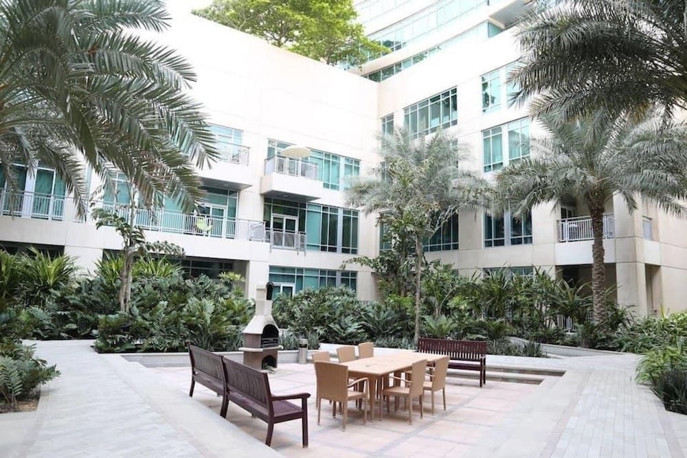 Дубай: Stylish Apartment With the Best Burj Views