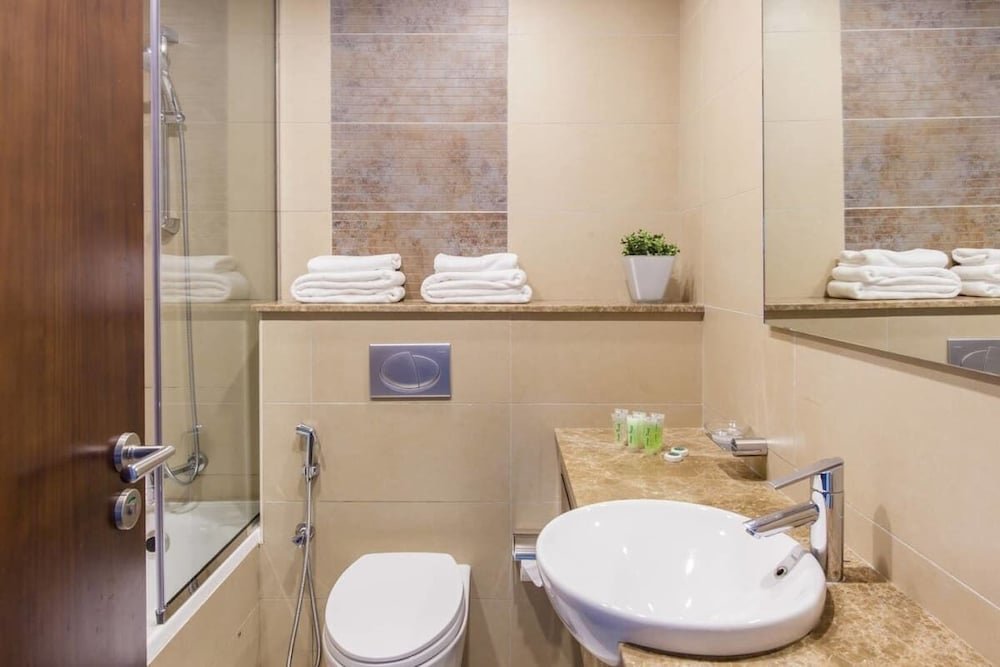 Дубай: Comfy Trendy Apartment Steps Away From the Metro