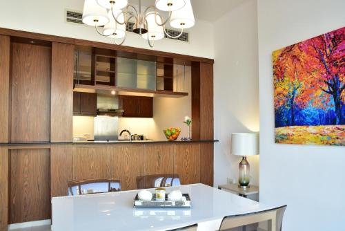 Дубай: Yallarent Burj Residences Apartment