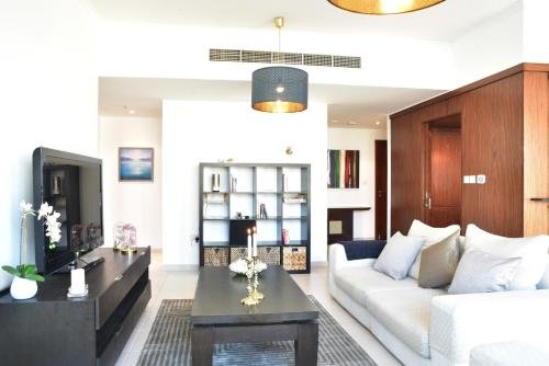 Дубай: Yallarent Burj Residences Apartment
