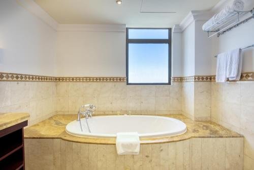 Дубай: Penthouse Full Sea View With Pool JBR