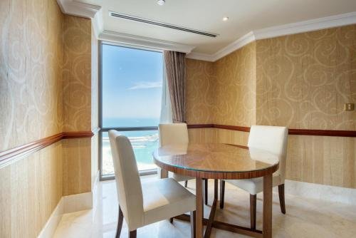Дубай: Penthouse Full Sea View With Pool JBR