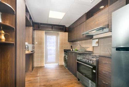 Дубай: Al Ashrafia Holiday Home - 2 BDR Marina Pinnacle Tiger