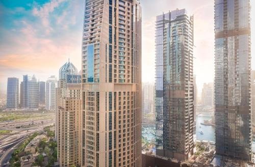 Дубай: Al Ashrafia Holiday Home - 2 BDR Marina Pinnacle Tiger