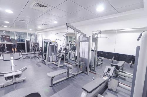 Дубай: Al Ashrafia Holiday Home - 2 BDR Marina Pinnacle Tiger