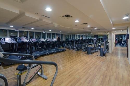 Дубай: Al Ashrafia Holiday Home - 2 BDR Marina Pinnacle Tiger