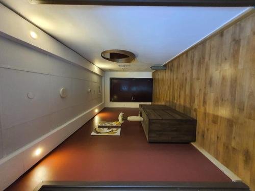 Дубай: Al Ashrafia Holiday Home - 2 BDR Marina Pinnacle Tiger