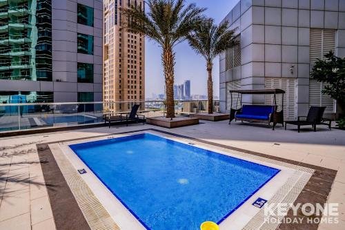 Дубай: KeyOne - 1BR in Botanica Tower