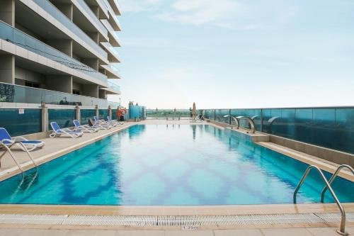 Дубай: Luton Vacation Homes - Elite Business Bay Residence