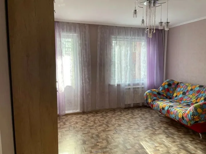 Красноярск: Apartments Kvartirov on str. Respubliki, bld. 37a