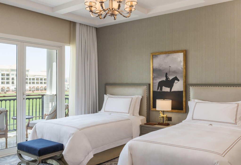 Дубай: Курорт Al Habtoor Polo Resort