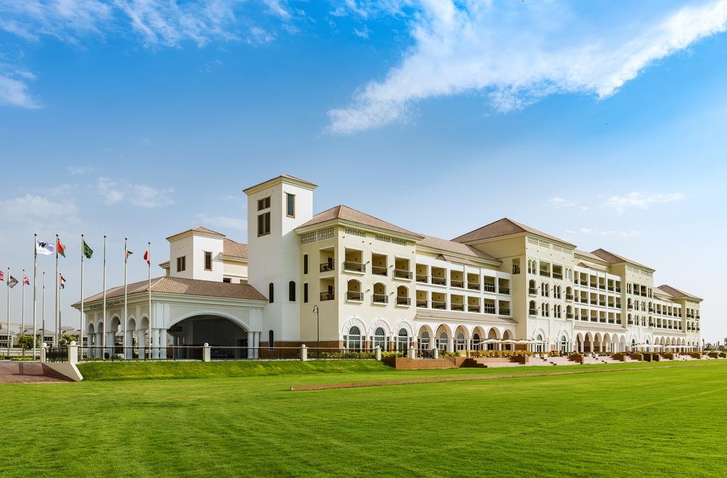 Дубай: Курорт Al Habtoor Polo Resort