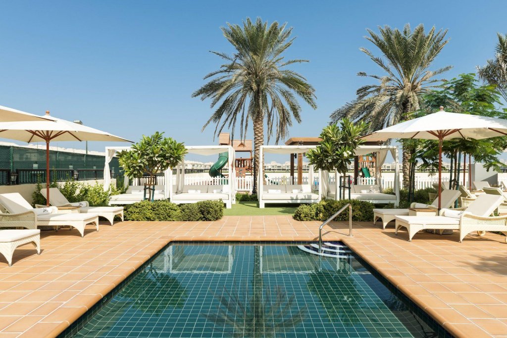 Дубай: Курорт Al Habtoor Polo Resort