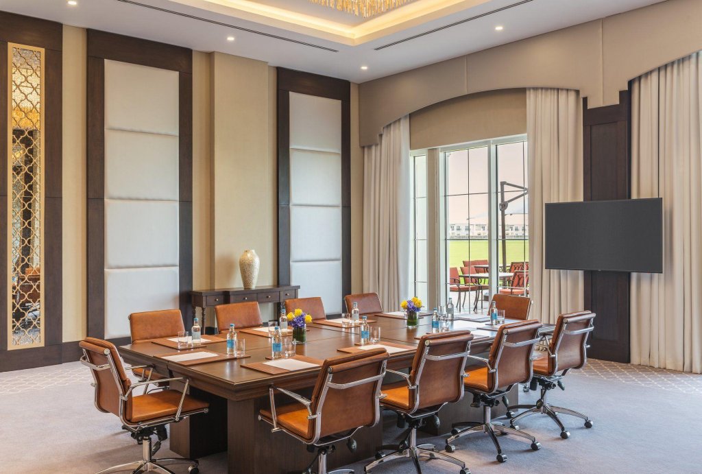 Дубай: Курорт Al Habtoor Polo Resort