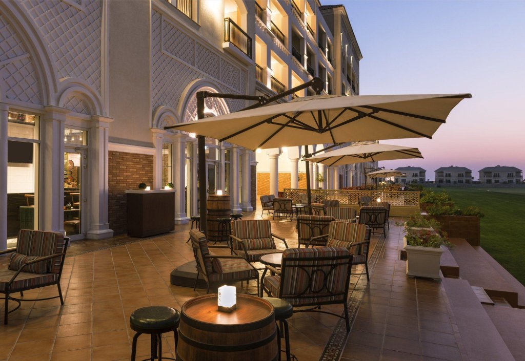 Дубай: Курорт Al Habtoor Polo Resort