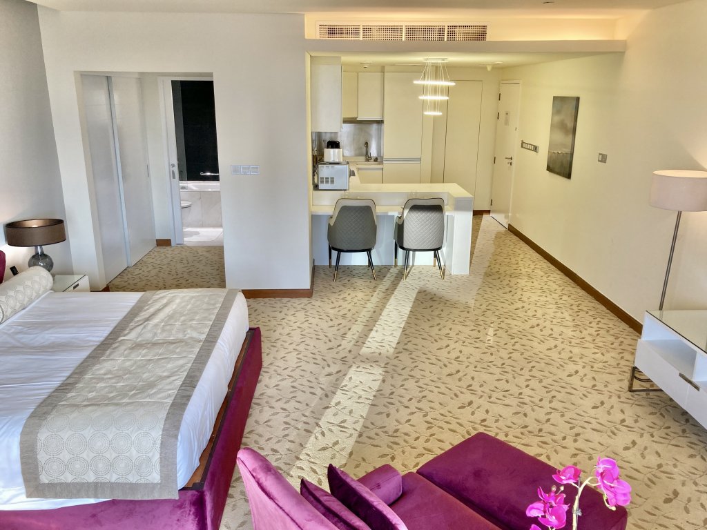 Дубай: Апартаменты SuperHost - Comfy Studio With Balcony Facing Burj Khalifa | Address Dubai Mall