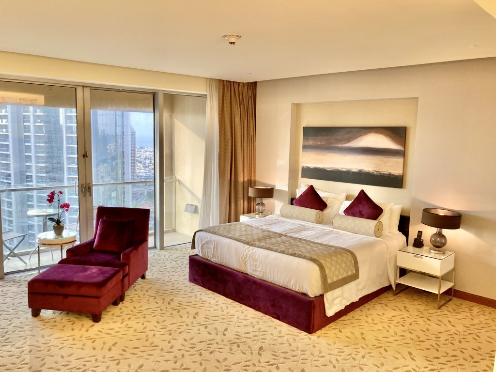 Дубай: Апартаменты SuperHost - Comfy Studio With Balcony Facing Burj Khalifa | Address Dubai Mall