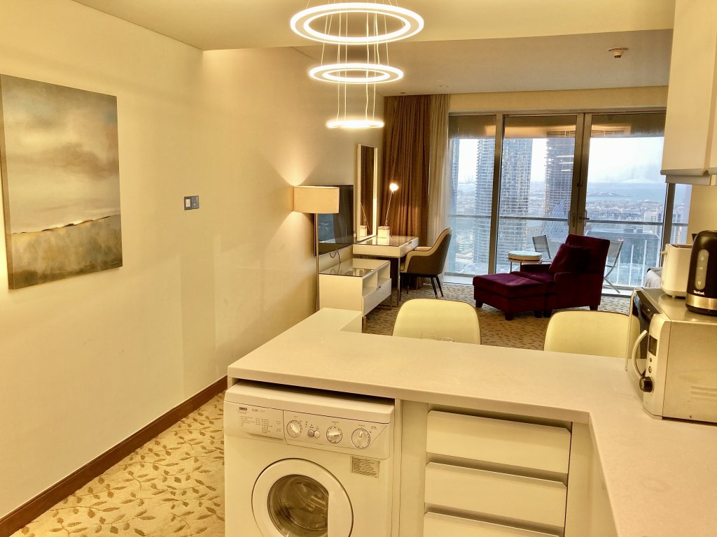 Дубай: Апартаменты SuperHost - Comfy Studio With Balcony Facing Burj Khalifa | Address Dubai Mall