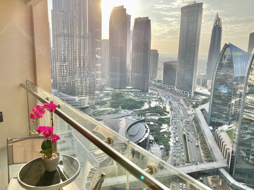 Дубай: Апартаменты SuperHost - Comfy Studio With Balcony Facing Burj Khalifa | Address Dubai Mall