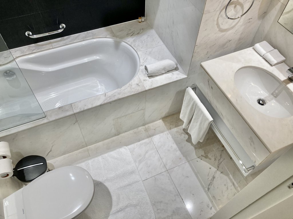 Дубай: Апартаменты SuperHost - Comfy Studio With Balcony Facing Burj Khalifa | Address Dubai Mall
