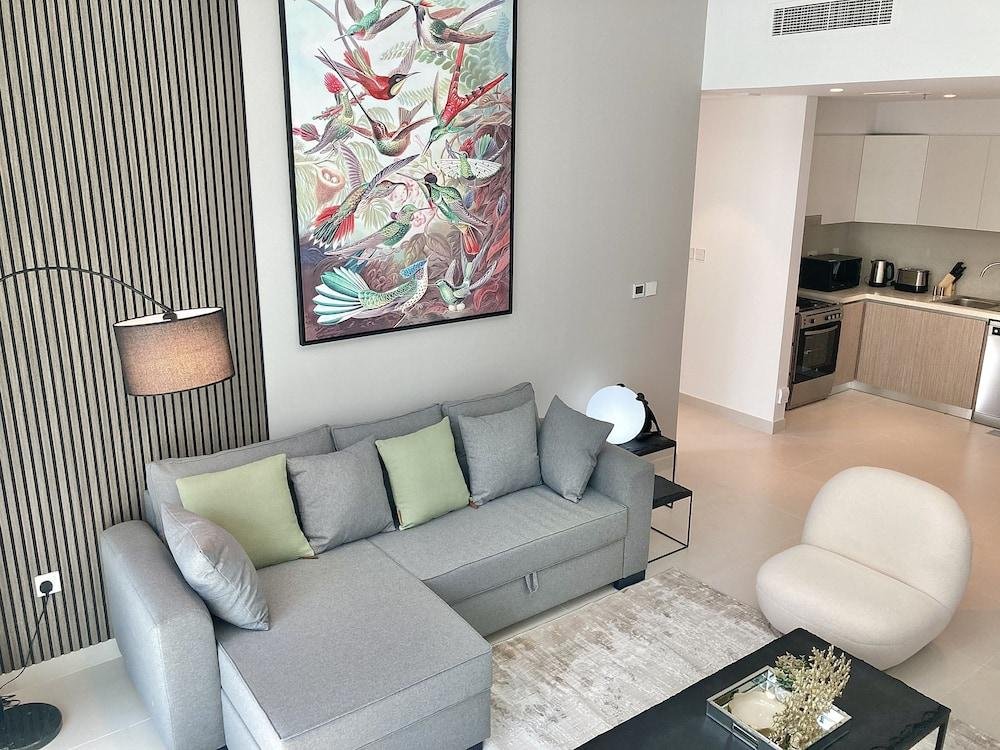 Дубай: Апартаменты SuperHost Stylish Apartment Facing Creek Harbour