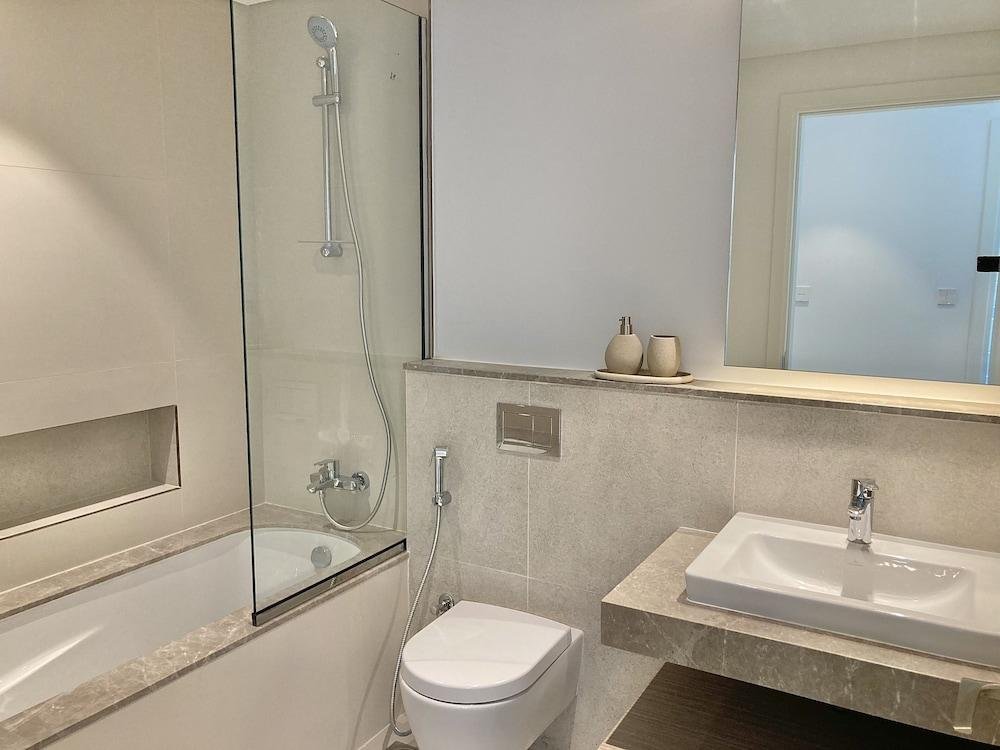 Дубай: Апартаменты SuperHost Stylish Apartment Facing Creek Harbour
