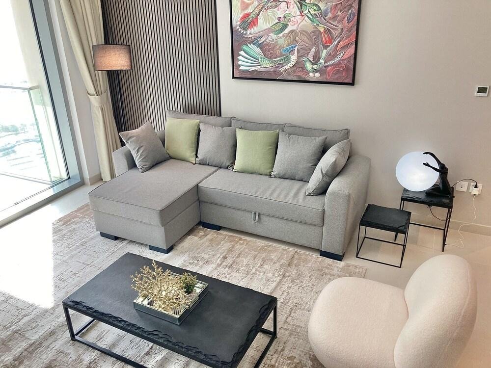 Дубай: Апартаменты SuperHost Stylish Apartment Facing Creek Harbour