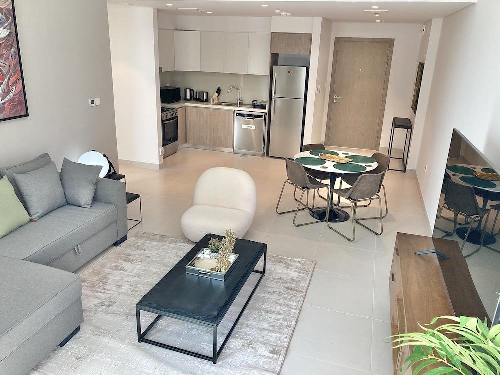 Дубай: Апартаменты SuperHost Stylish Apartment Facing Creek Harbour