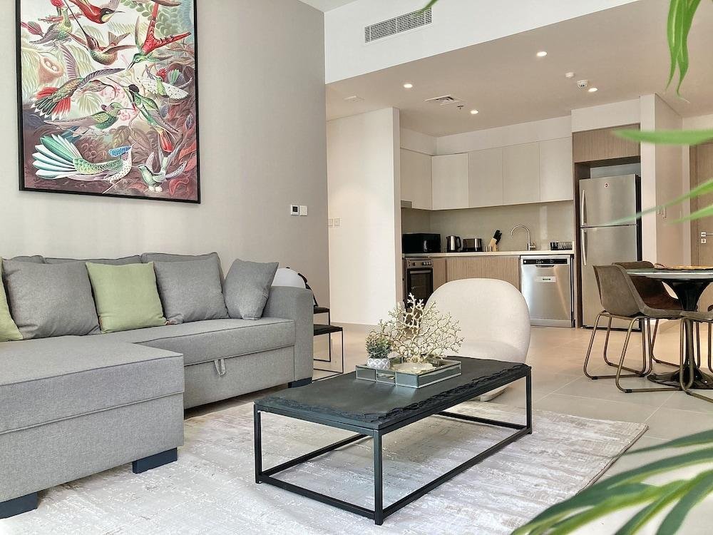 Дубай: Апартаменты SuperHost Stylish Apartment Facing Creek Harbour
