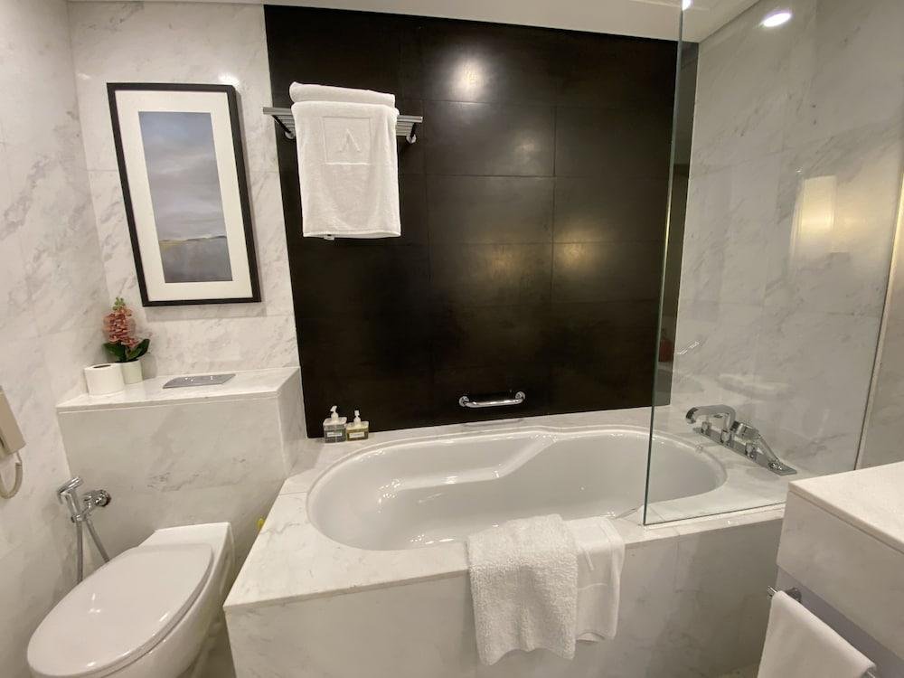 Дубай: Апартаменты SuperHost - Luxurious Apartment, 2-min From The Burj Khalifa | Address Dubai Mall