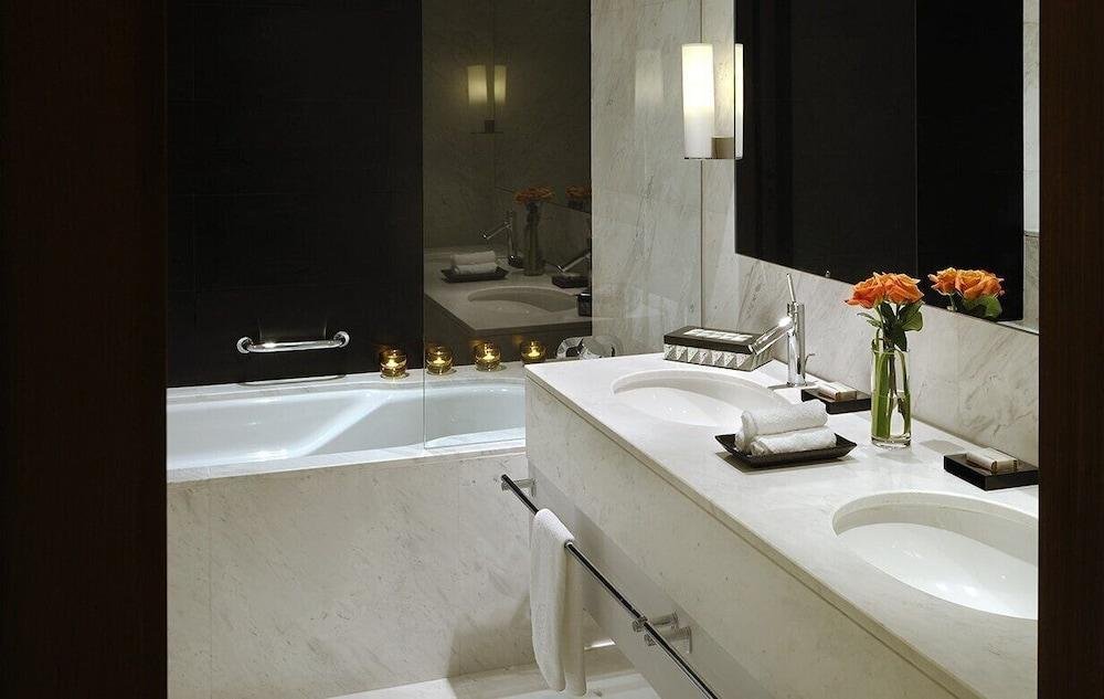 Дубай: Апартаменты SuperHost - Luxurious Apartment, 2-min From The Burj Khalifa | Address Dubai Mall
