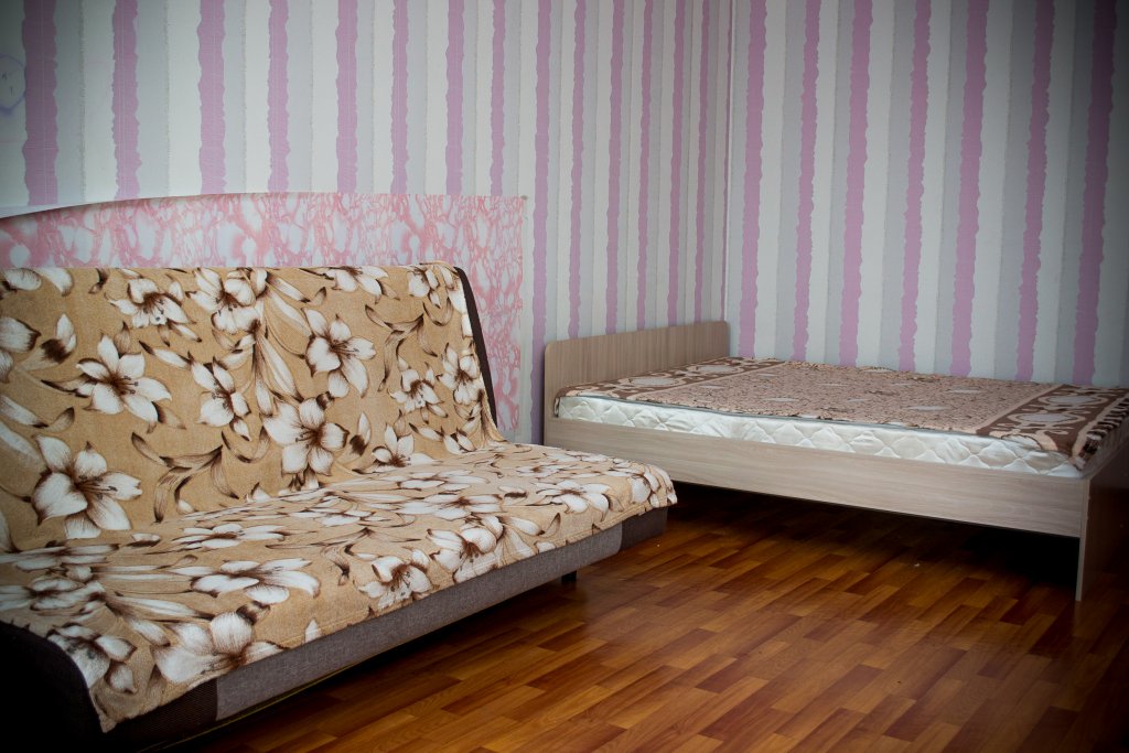 Красноярск: Apartments Kvartirov on str. Alekseeva, bld. 50