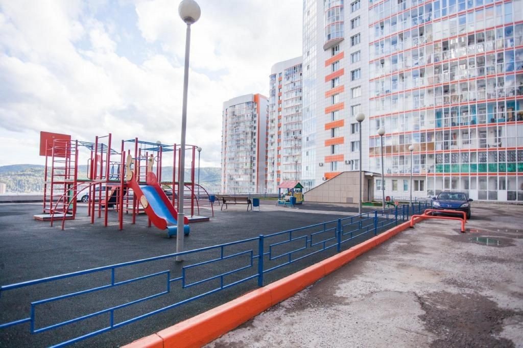 Красноярск: Апартаменты на Киренского 24