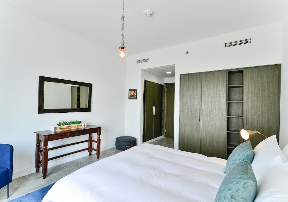 Дубай: Oceanic Ease By Emaar Two Bedroom Apartment