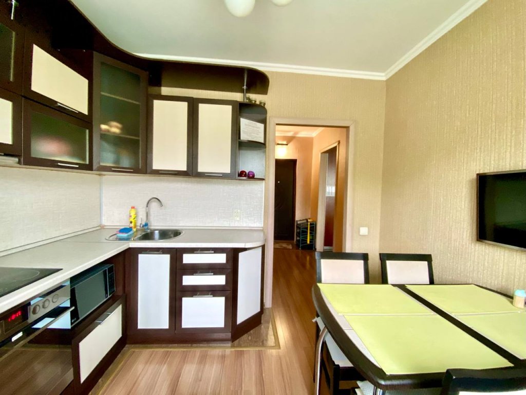 Южно-Сахалинск: Апартаменты на улице Есенина 42