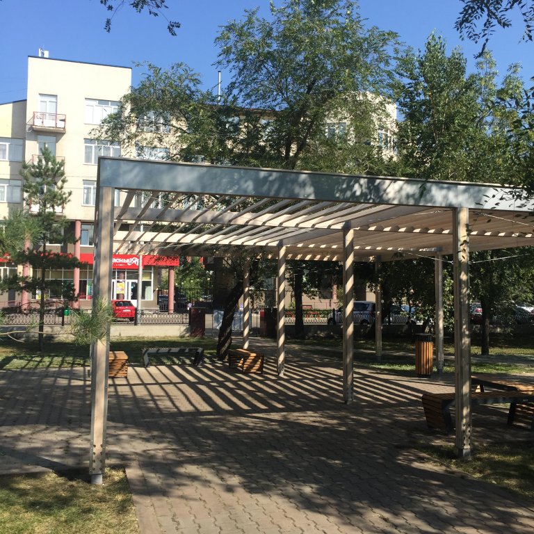 Красноярск: Квартира двухкомнатная с балконом на Красной Армии 9/11